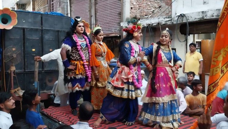 शिव पार्वती की मनमोहक झांकियां , भजनों पर झूम उठे दर्शक, मंदिर समिति ने किया पुरस्कृत