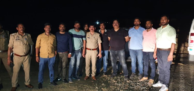 कोतवाली उरई पुलिस द्वारा डकैती की योजना बनाते हुए पुलिस मुठभेड़ म तीन बदमाशों को गिरफ्तार कर भेजा गया जेल