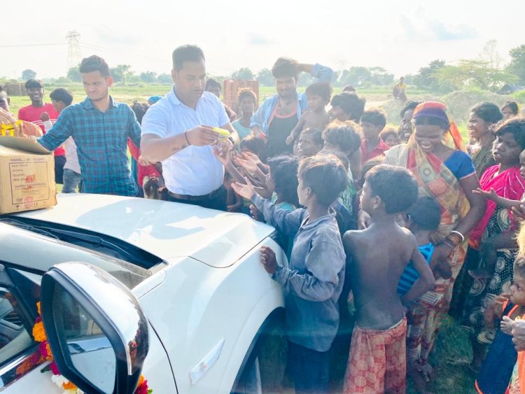 मानवेन्द्र सिंह "मनु" समाजसेवी ने भट्टे पर बच्चों के साथ अपना मनाया जन्मदिन।