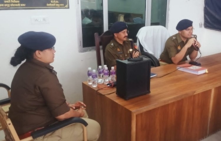 त्योंहारों को लेकर पुलिस अधीक्षक ने नगर कोतवाली में पीस कमेटी की बैठक