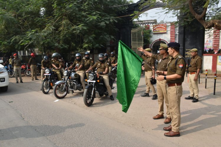 यातायात जागरूकता माह के अंर्तगत पुलिस अधीक्षक (अपराध) विनोद कुमार पाण्डेय ने पुलिस कार्यालय पर हरी झंडी दिखाकर यातायात जागरूकता बाइक रैली को किया रवाना।