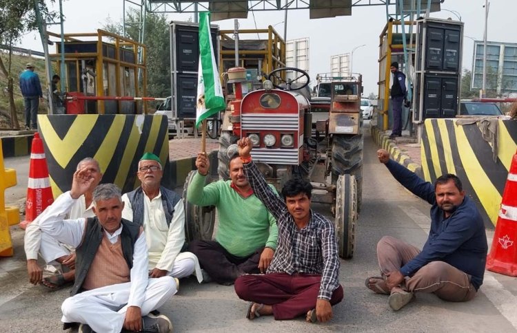 भाकियू ने कराया मवीकलां टोल नाका फ्री ,राष्ट्रीय सचिव युद्धवीर सिंह का हिरासत में लेने से थे नाराज