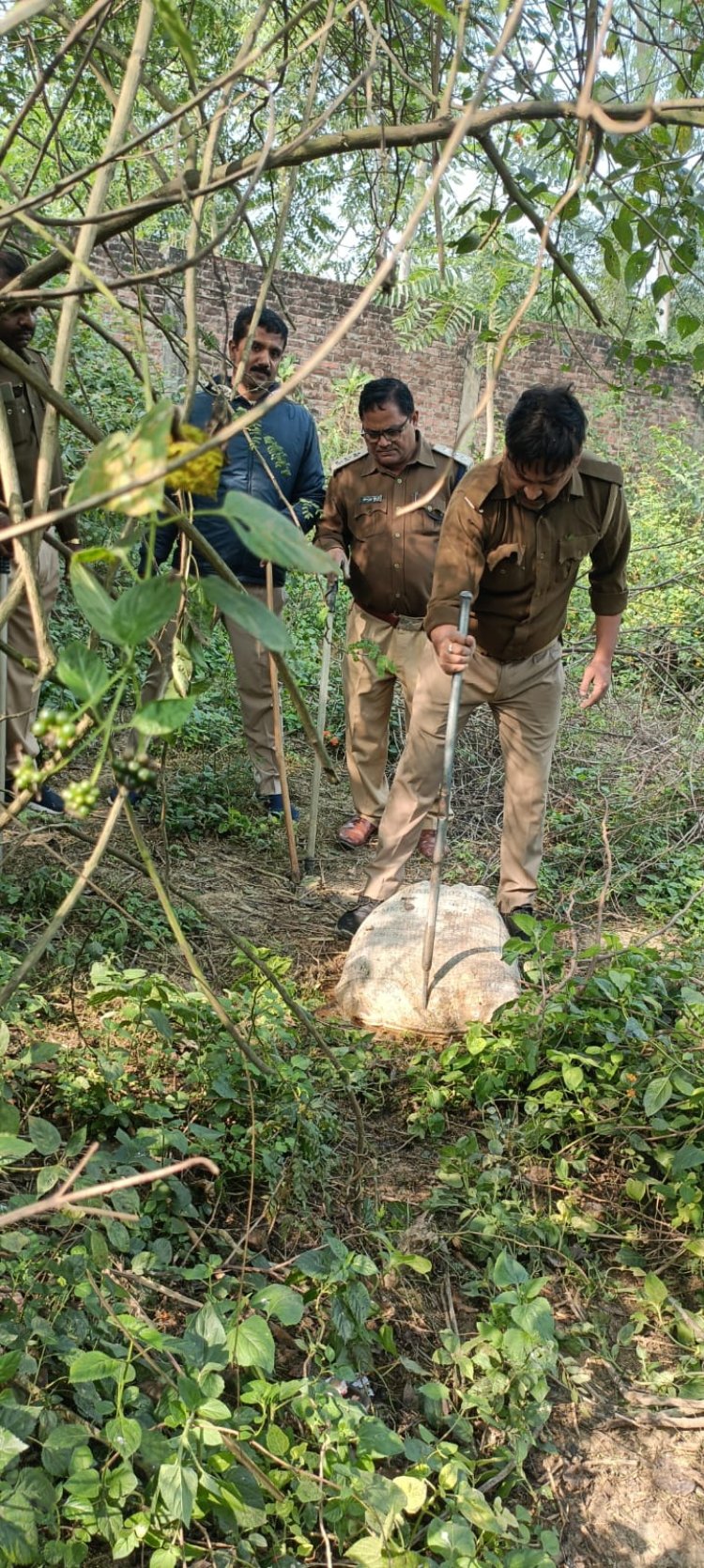 आबकारी विभाग के छापे में पकडी गई अवैध शराब व लहन,4 लोगों पर मुकदमा पंजीकृत