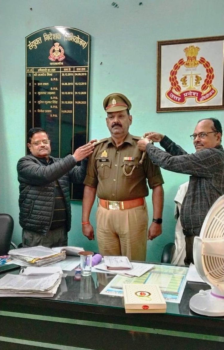 जयपाल सिंह बने पुलिस इंस्पेक्टर संयुक्त निदेशक ने लगाये स्टार। 