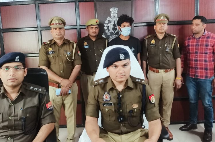 सिम्भावली पुलिस ने अवैध शस्त्र फैक्ट्री का पर्दाफाश एक आरोपी को किया गिरफ्तार  20 अवैध तमन्चे, 02 अर्धनिर्मित तमन्चे, (कुल-22 अवैध असलहा) व 05 जिन्दा कारतूस एवं अवैध शस्त्र  बरामद।