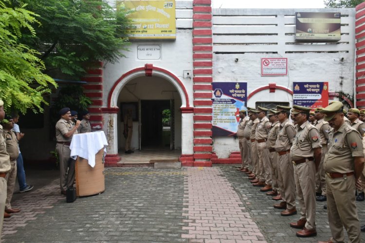 विभाजन विभीषिका स्मृति दिवस पर एटा पुलिस ने दी श्रद्धांजलि