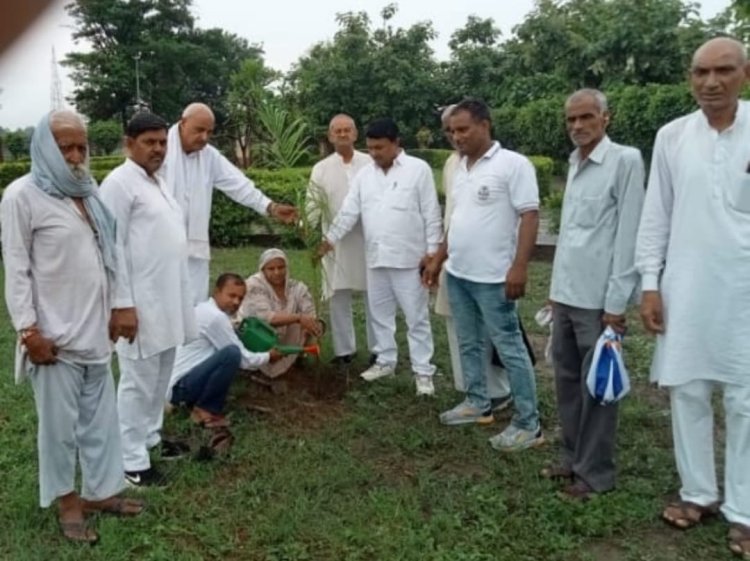 18 वर्ष के युवा को मताधिकार, कम्प्यूटर क्रांति तथा इंडिया मार्का हैण्डपम्प से गौरवान्वित करने वाले राजीव गाँधी की जयंती पर गोष्ठी व पौधारोपण