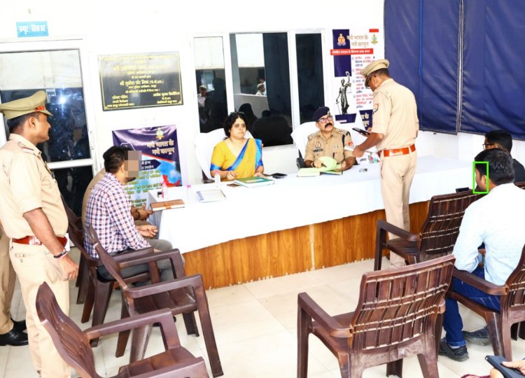 जिलाधिकारी ,अपर पुलिस मेरठ   निरीक्षक ,पुलिस अधीक्षक ने थाना समाधान दिवस में जनता की समस्याओं का किया निस्तारण 