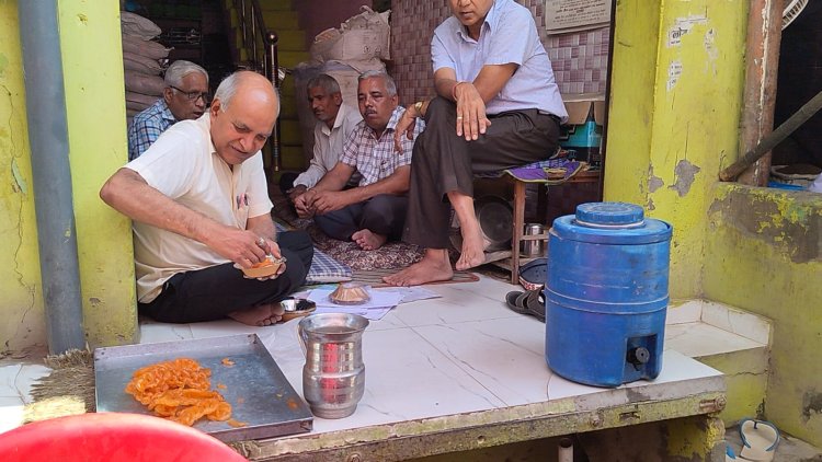 हरियाणा में जीत की भाजपाई हैट्रिक की जलेबी छपरौली में खूब बंटी, की आतिशबाजी