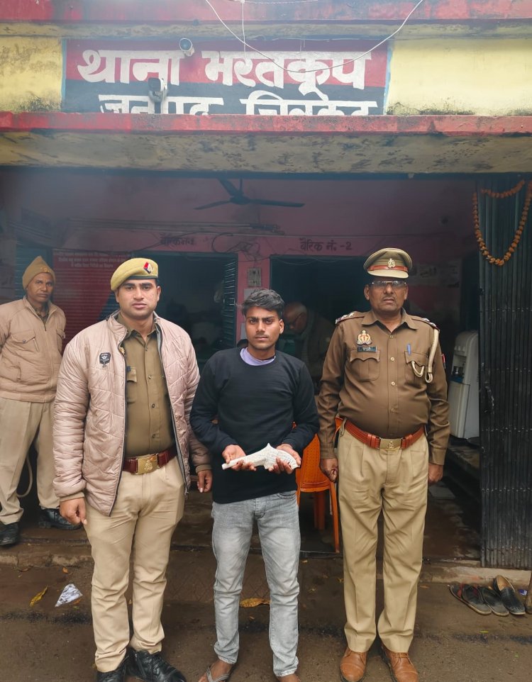 तमंचा और कारतूस के साथ आरोपी गिरफ्तार, पुलिस ने चलाए अभियान के तहत की कार्रवाई।