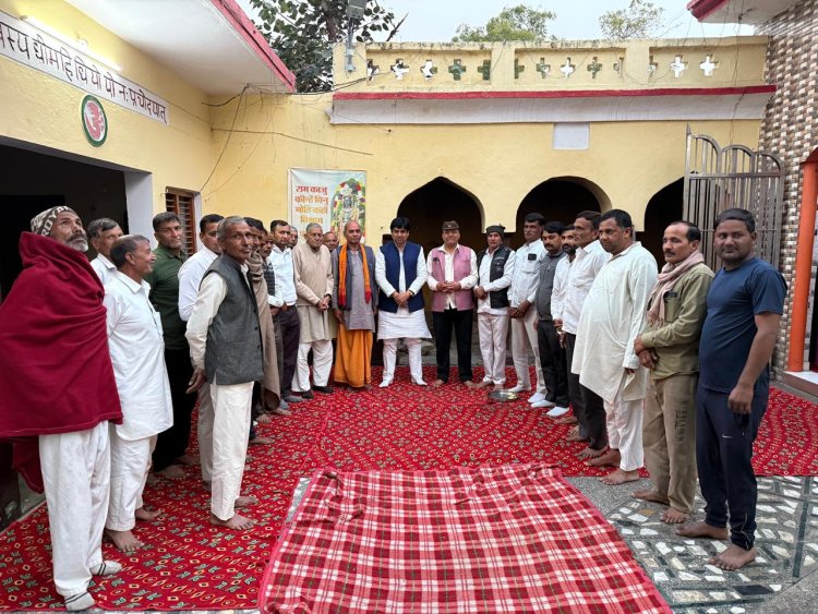 समाजवादी पार्टी के पूर्व विधानसभा प्रत्याशी रविंद्र चौधरी सुख दुख में सर्व समाज के लोगों के बीच में ले रहे हैं भाग 