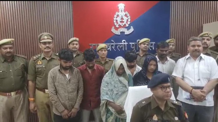 पुलिस ने ई-रिक्शा में महिलाओं से झगड़ा कर चेन लूटने वाले गिरोह को पकड़कर किया पर्दाफाश।