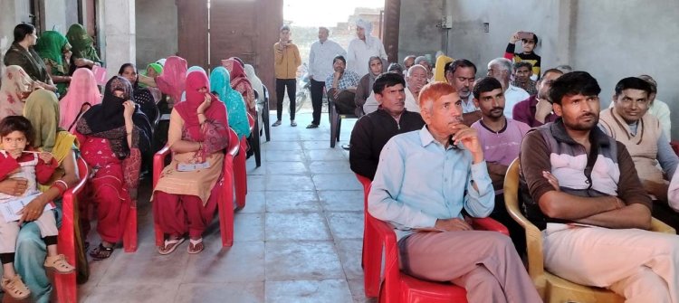 कृषि वैज्ञानिकों ने गांवों में चलाया कृषक जागरूकता कार्यक्रम में किसानों ने दिए खरीफ के टिप्स